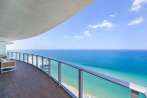 Luxury Condo with Oceanfront View in Hollywood